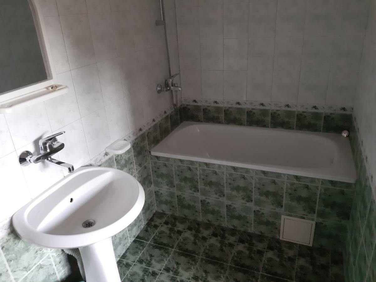 Къща Поколения Trjawna Exterior foto