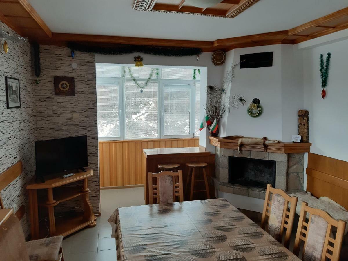 Къща Поколения Trjawna Exterior foto
